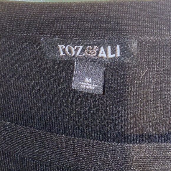 Roz & Ali black zippered shoulders sweater medium - Picture 4 of 5